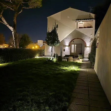 La Tinaia - Excellent For Sardegna & Corsica - 6-8 Beds - Private Parking Included With