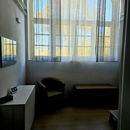 Villa La Tinaia - Excellent For Sardegna & Corsica - 6-8 Beds - Private Parking Included With *