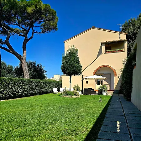 La Tinaia - Excellent For Sardegna & Corsica - 6-8 Beds - Private Parking Included With *